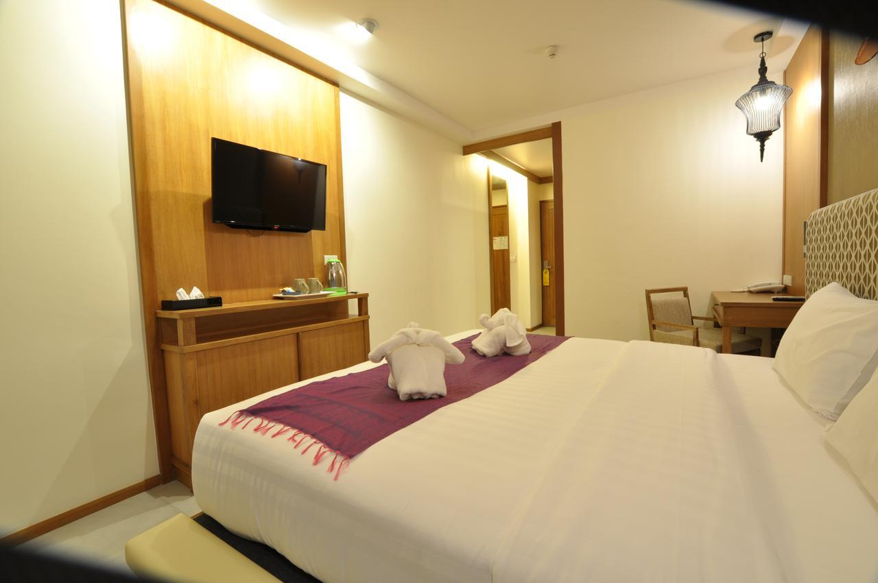 The Signature Hotel @ Thapae Chiang Mai Exterior photo